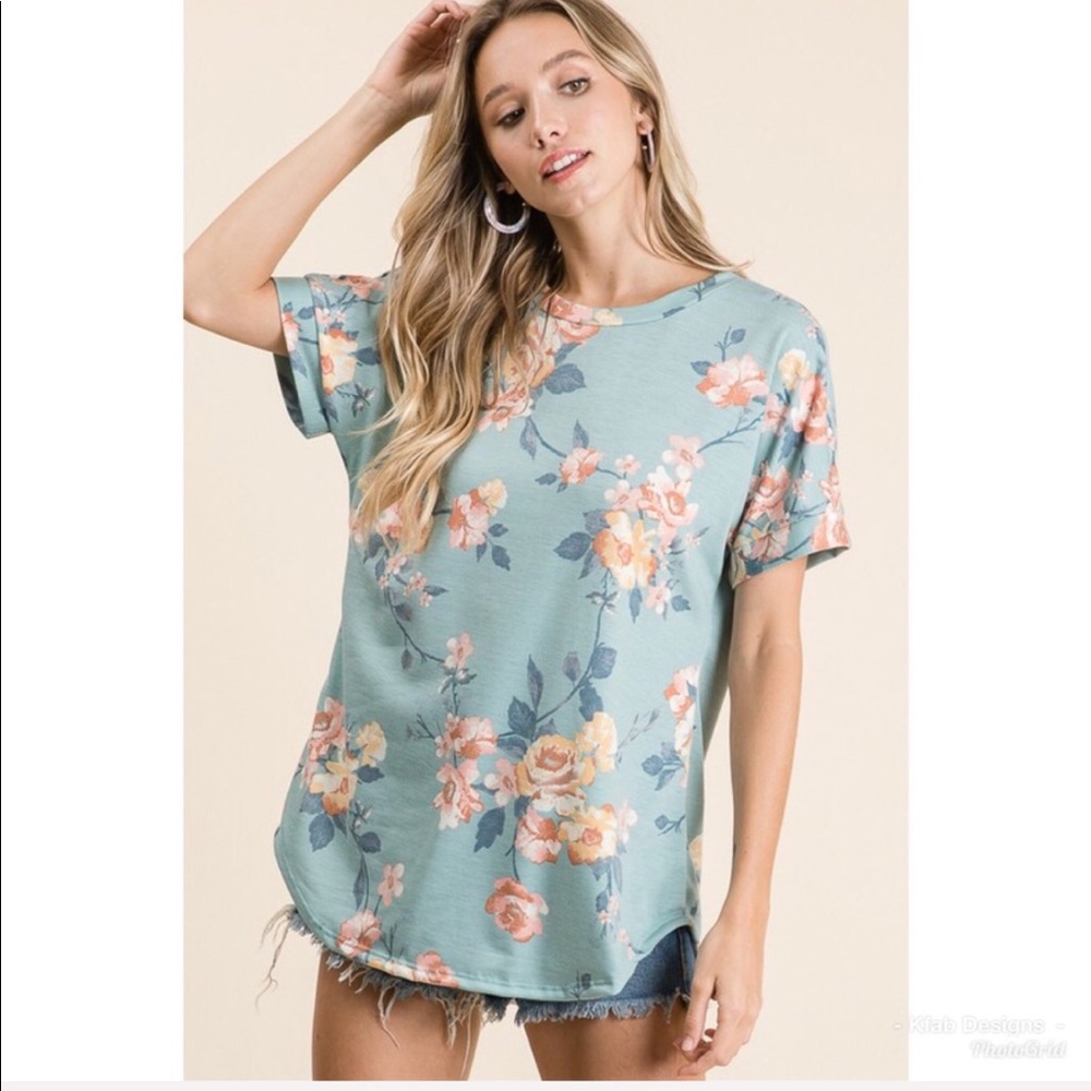😊🌸LAST 1! Super Soft Mint Floral Top! - Picture 3 of 5